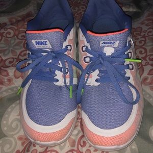 EUC Nike sneakers 👟